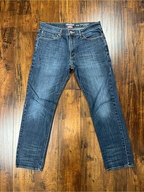 DENIZEN Men’s Jeans Skinny Fit 216 Medium Wash Stretch EUC Size 33 x 30